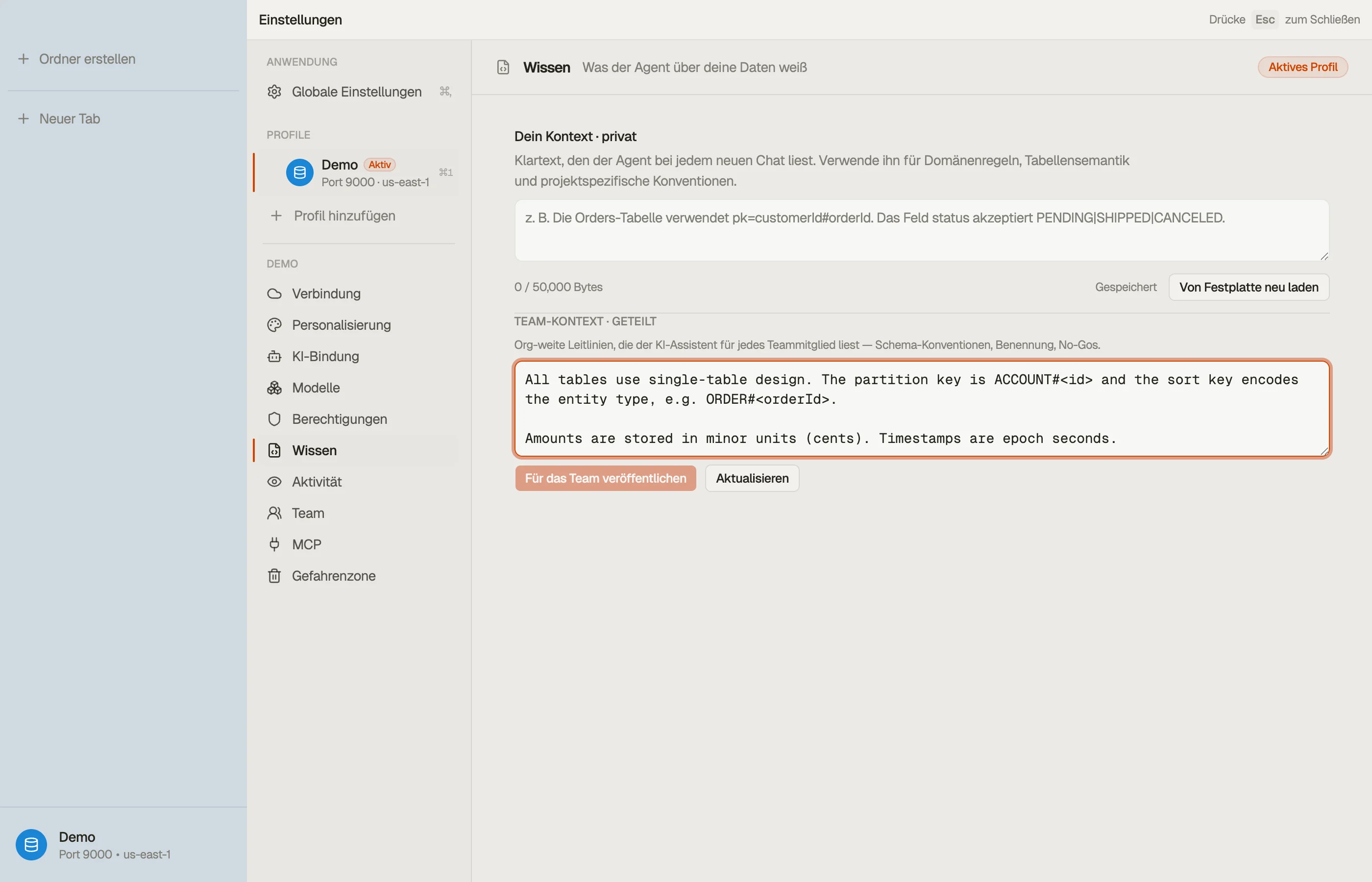 Geteilter Workspace-Kontext in den KI-Kontext-Einstellungen — einmal veröffentlicht, vom Assistenten jedes Mitglieds gelesen.