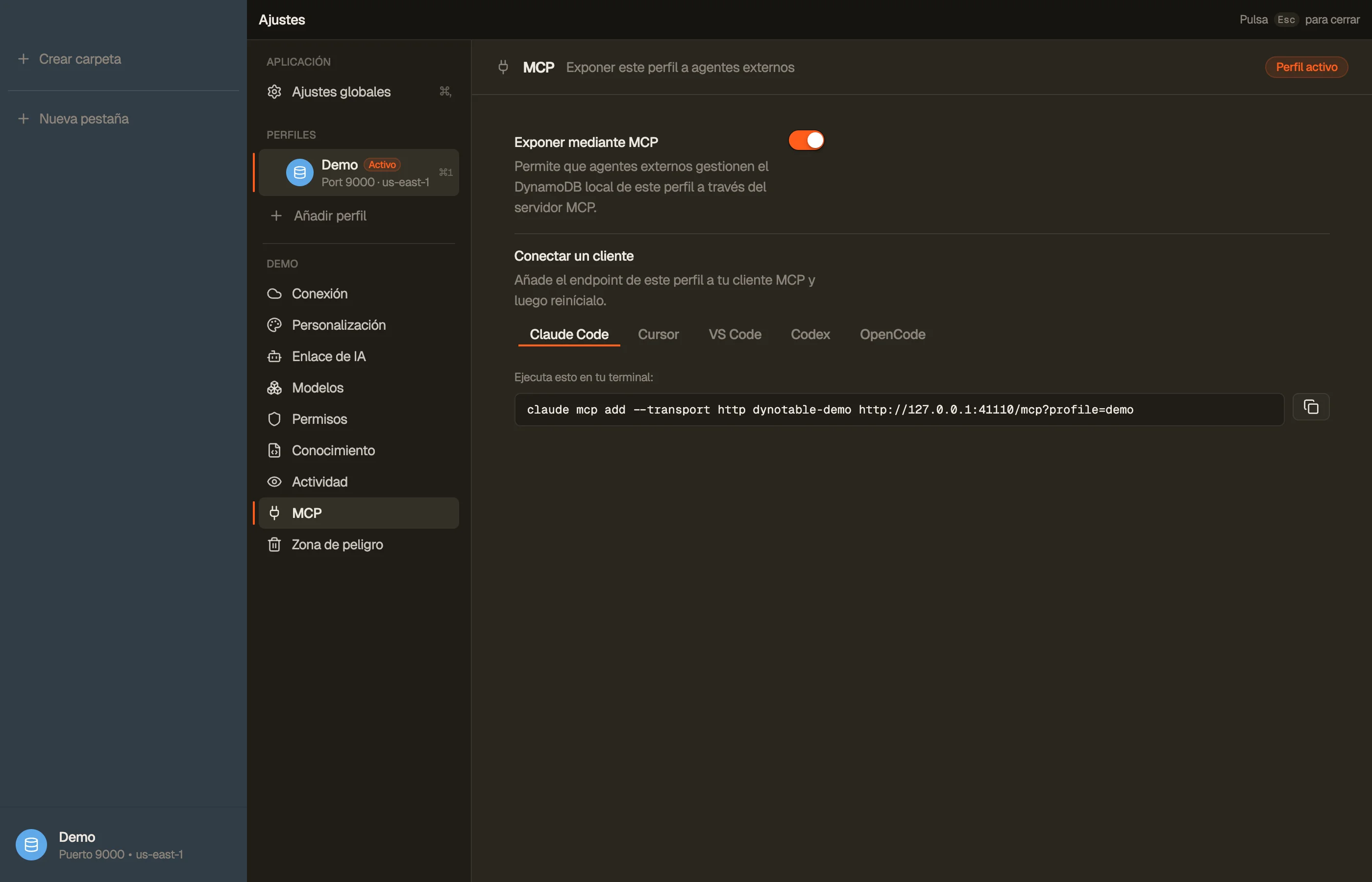 La sección MCP de un perfil con «Exponer mediante MCP» activado — el bloque de conexión por perfil muestra el endpoint que debes añadir a tu cliente.
