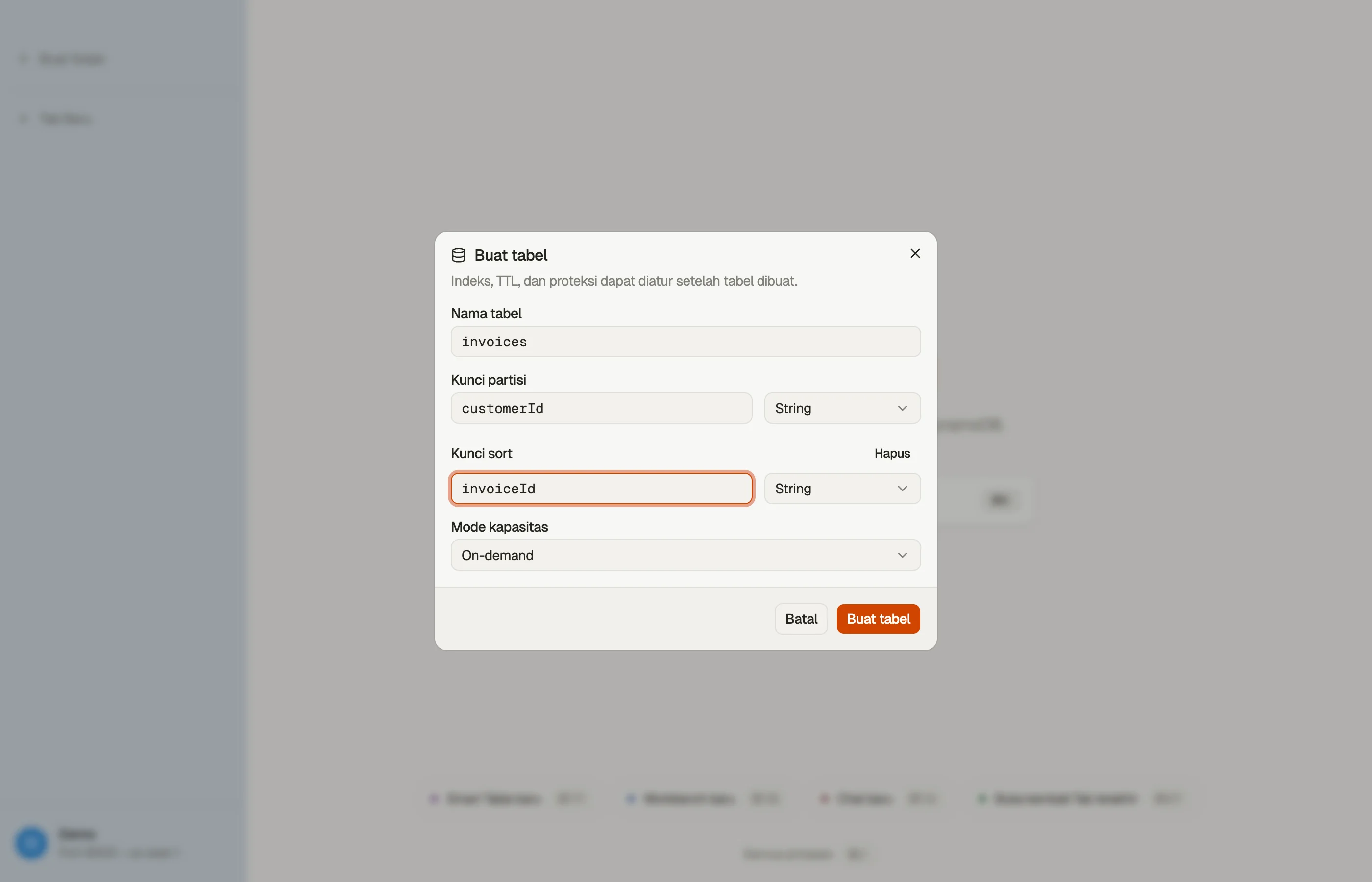 Dialog Create table DynoTable: nama tabel, partition key dan sort key beserta tipe atributnya, dan pilihan kapasitas on-demand atau provisioned.