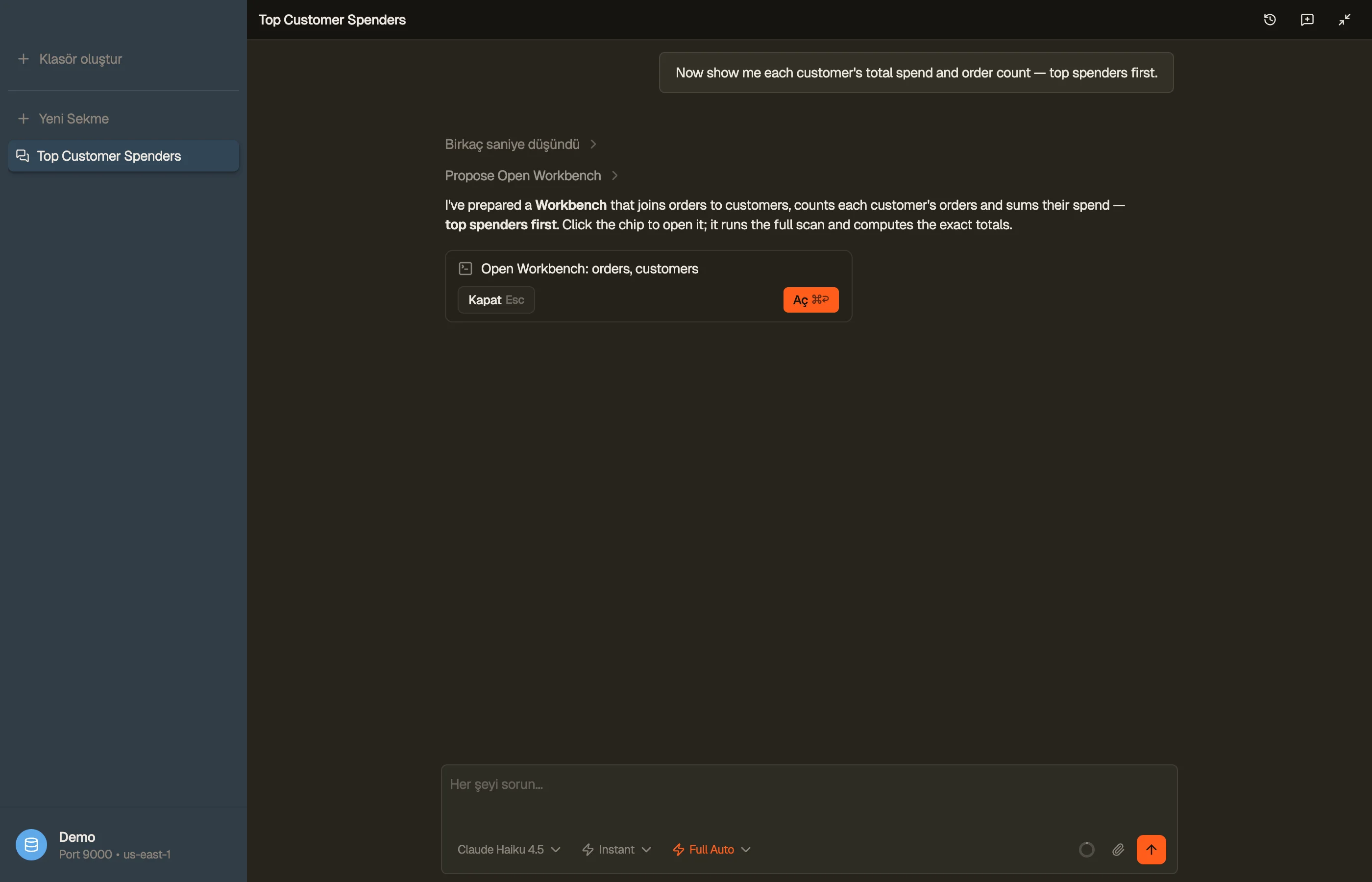 Bir Workbench-aç çipi — aracı bir SQL görünümü önerdi (burada bir customers ⋈ orders birleştirmesi); ona tıklamak Workbench sekmesini açar.